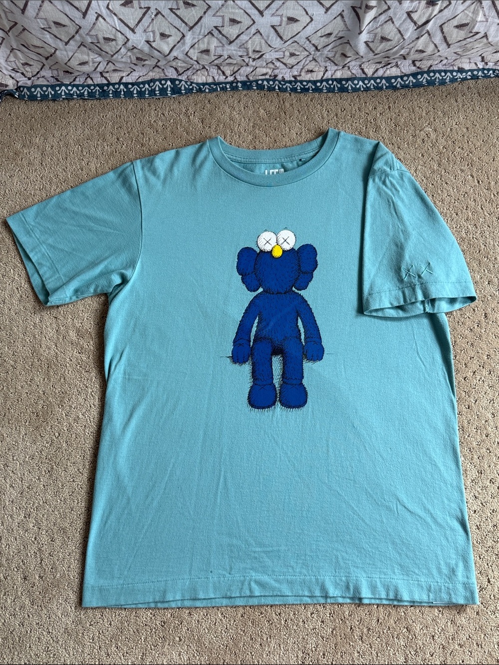 *NWOT* UNIQLO x KAWS:SUMMER UT SS Graphic T-Shirt, Teal, Sz M - 341-422020